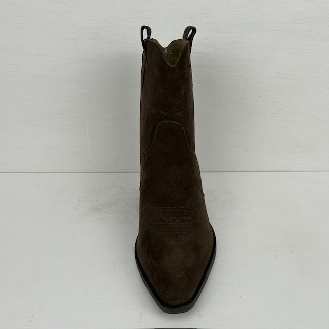 Real leather cowboylaarsje met stoere hak bruin