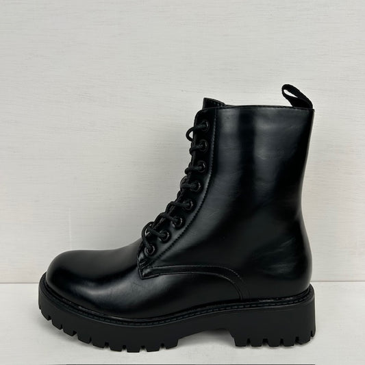 Basic veterboots met stoere zool zwart