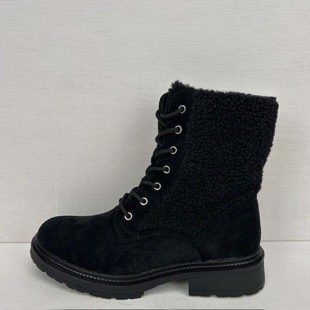 Suèdine veterboots met teddy zwart