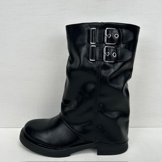 Leatherlook laarzen met flap en gespjes zwart