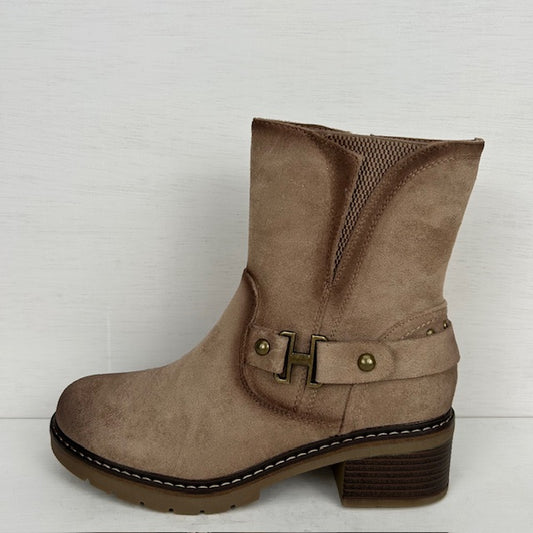 Stoere enkellaarsjes met bandje khaki