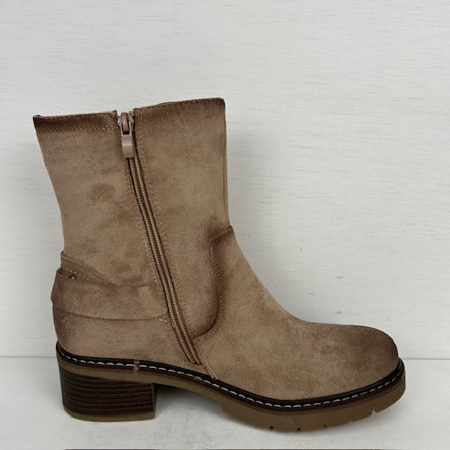 Stoere enkellaarsjes met bandje khaki