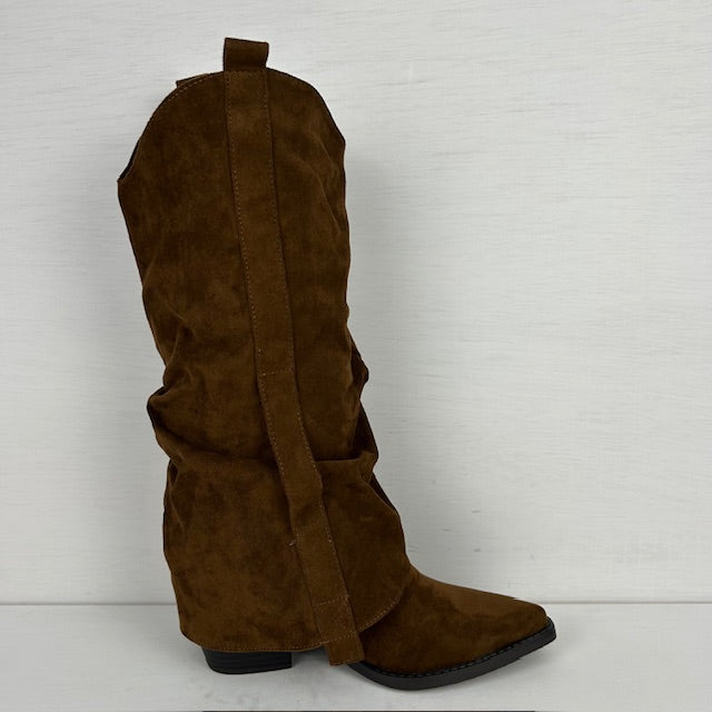 Suèdine cowboylaarzen met flap en gespje bruin