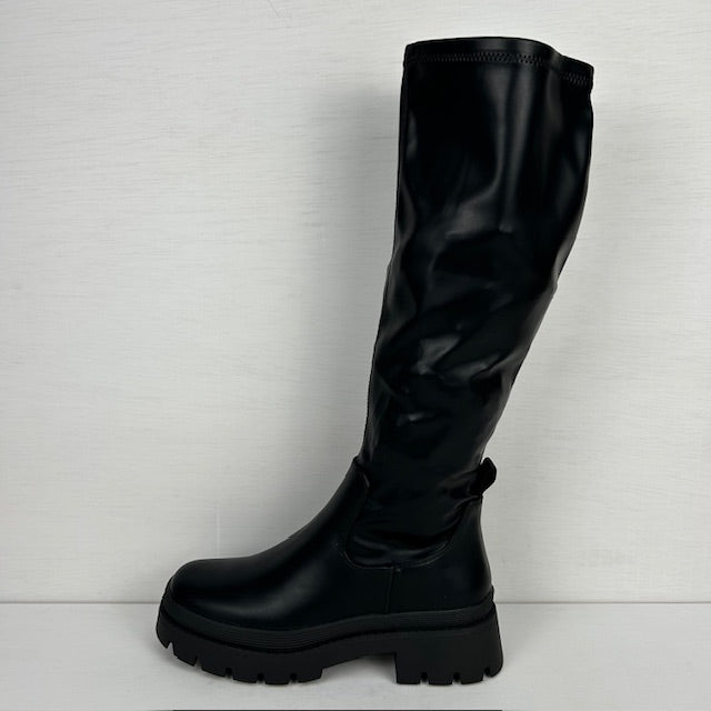 Hoge leatherlook laarzen met stoere zool zwart