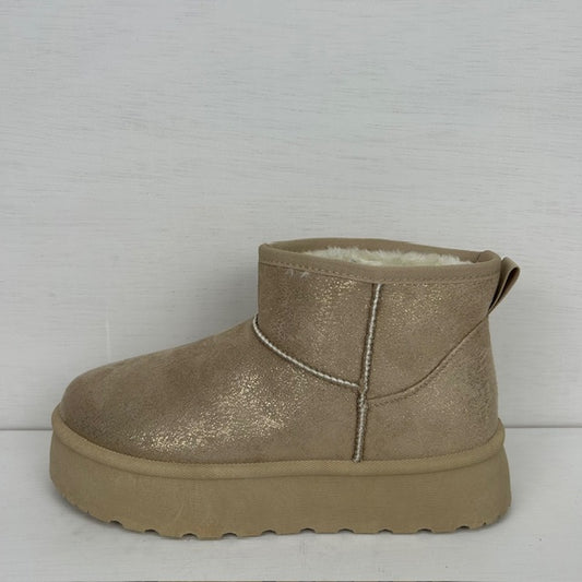 Gave uggies met shiny look khaki