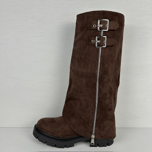 Suèdine boots met flap en gespjes bruin