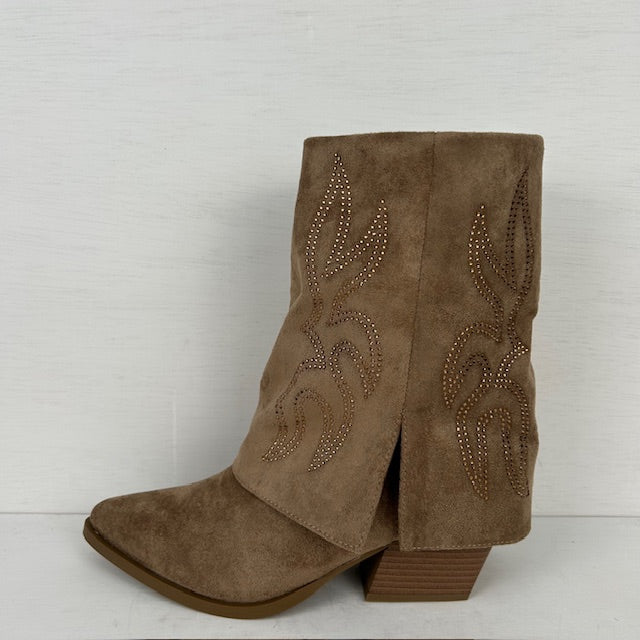 Suèdine cowboylaarsjes met shiny flap taupe