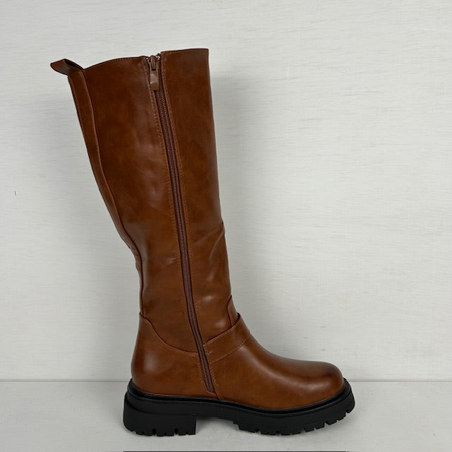 Leatherlook laarzen met leuke afwerking camel