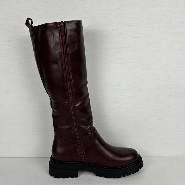 Leatherlook laarzen met leuke afwerking rood