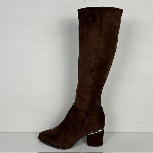 Hoge suèdine laarzen met elegante hak bruin