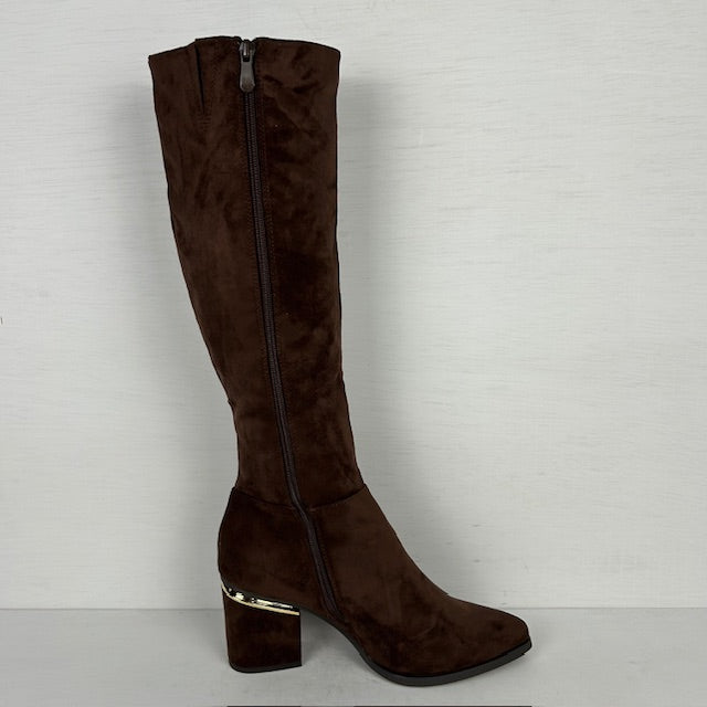 Hoge suèdine laarzen met elegante hak bruin