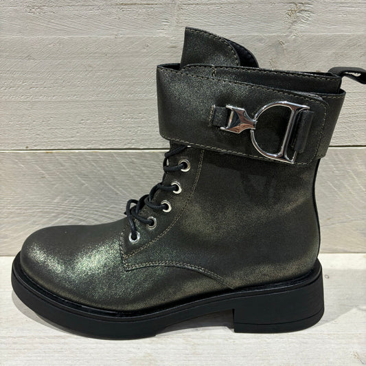 Subtiele veterboots met bandje metallic groen