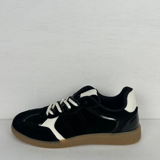Retro sneakers met witte details zwart