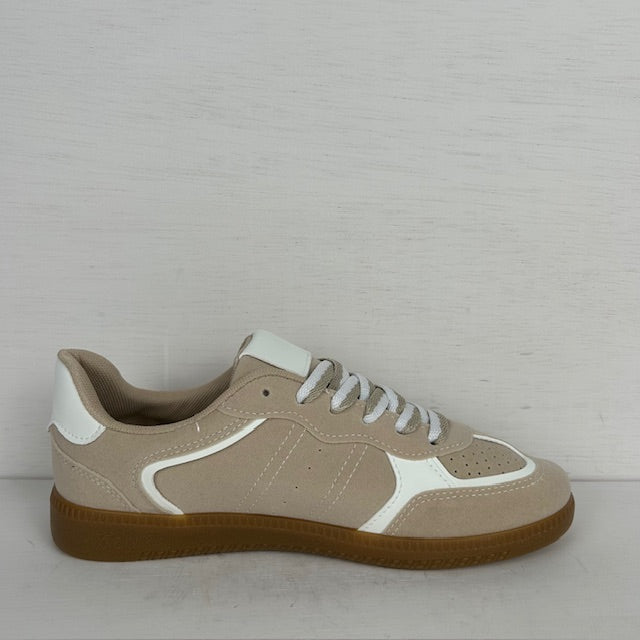 Retro sneakers met witte details beige