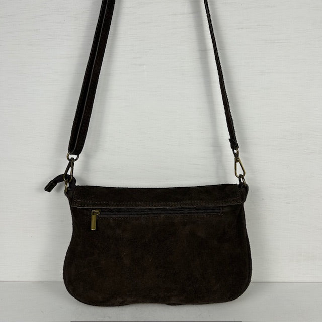 Real leather schoudertasje met gouden studs bruin