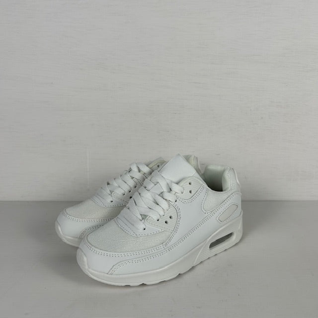 Kids gave air sneakers wit