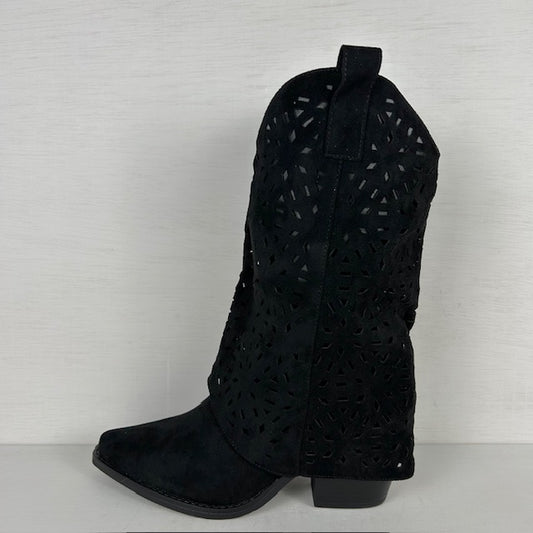 Suèdine cowboylaarzen met flap een gaatjes motief zwart