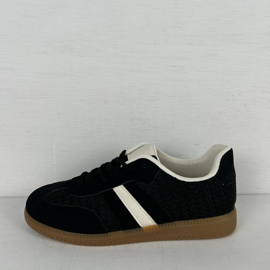 Trendy sneakers met lage retrozool zwart