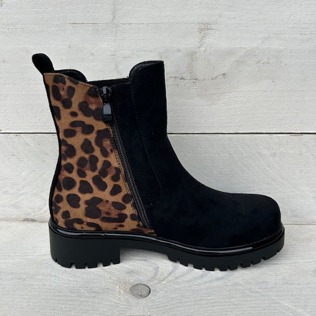 Boots met panterprint hak