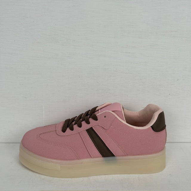 Retro sneakers met leuke afwerking roze