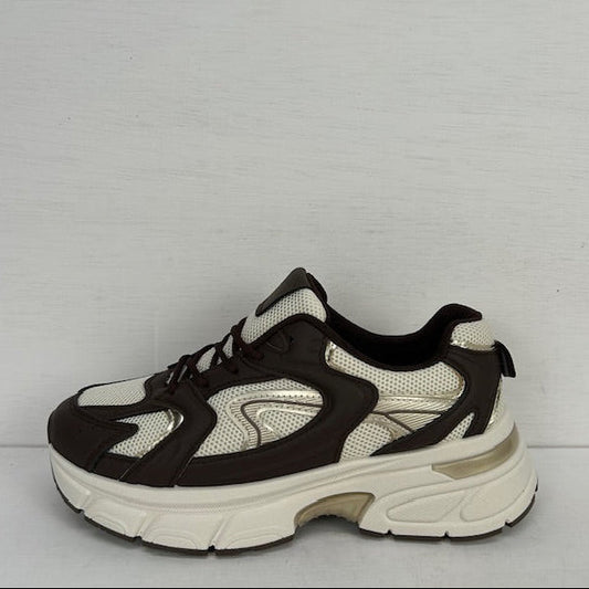 Trendy sneakers met leuke afwerking bruin