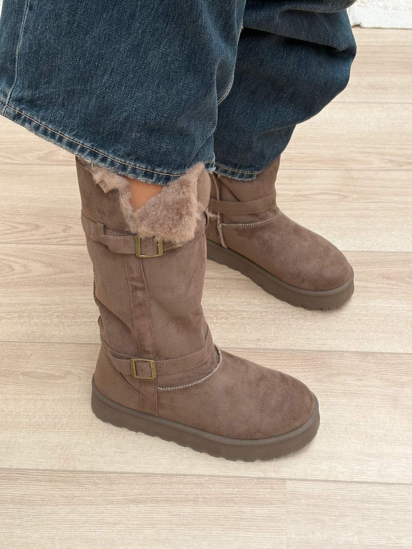 Furry boots met gespjes khaki