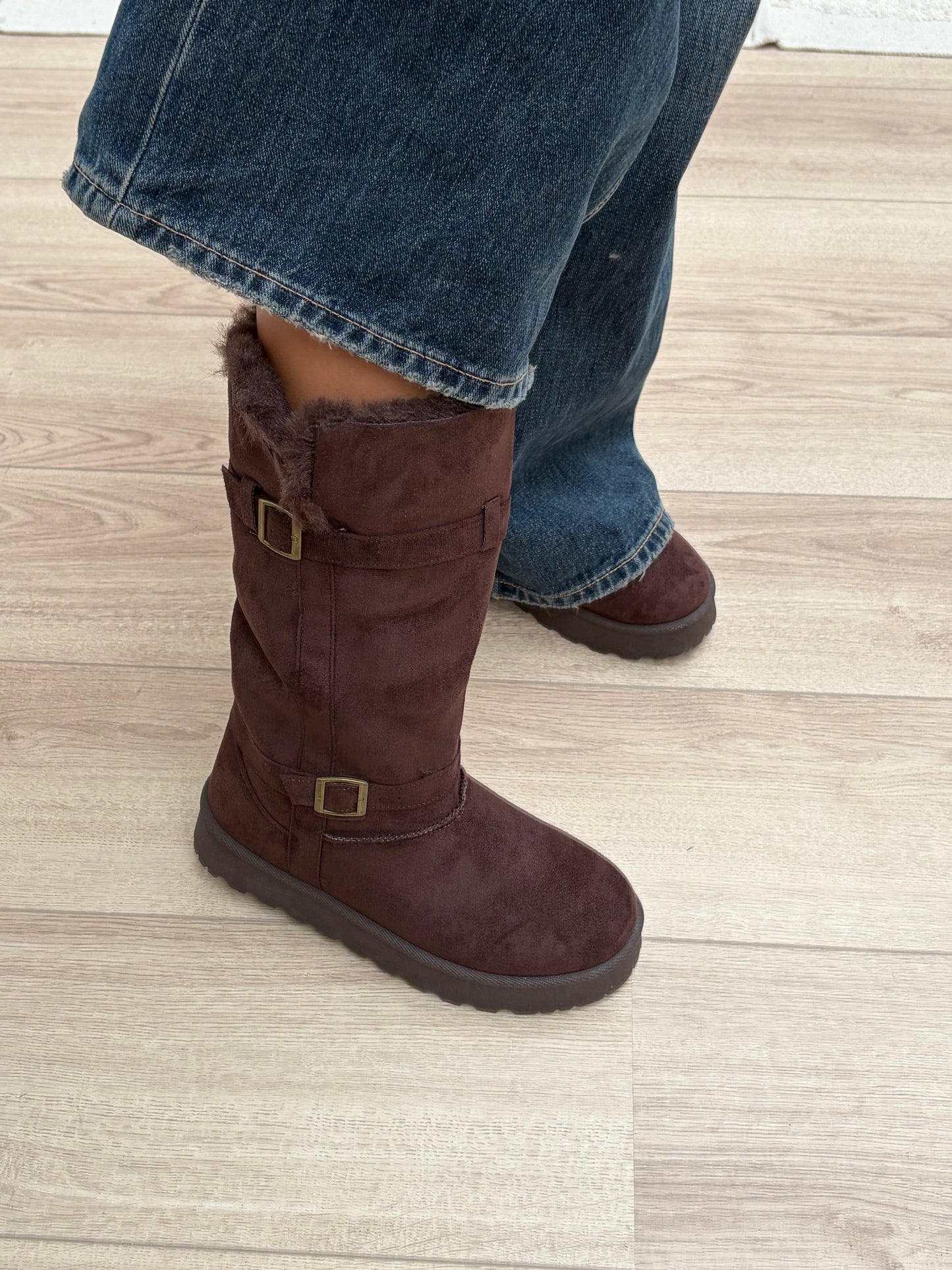 Furry boots met gespjes bruin