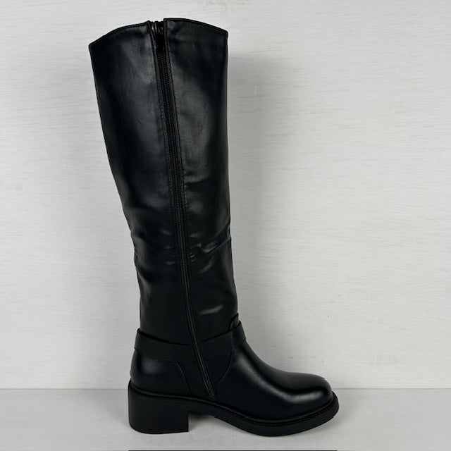 Stoere hoge laarzen met gespjes zwart