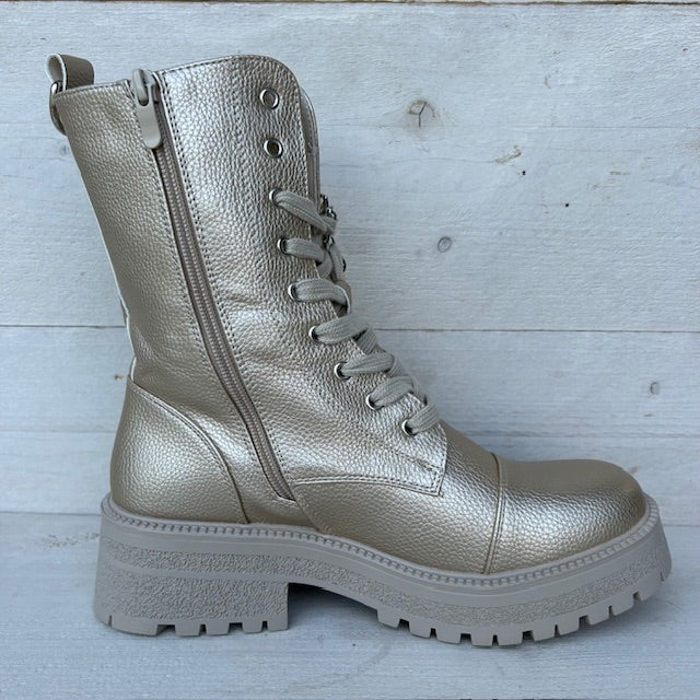 Sierlijke veterboots goud