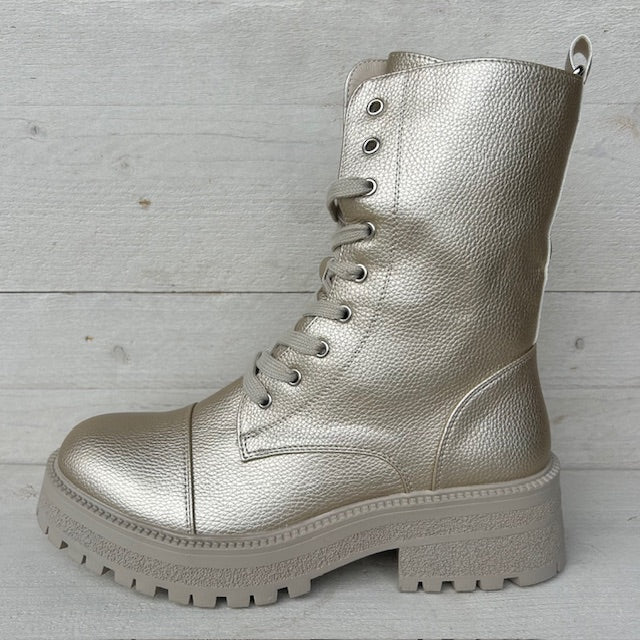 Sierlijke veterboots goud