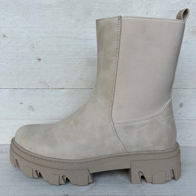 Tijdloze leatherlook boots beige