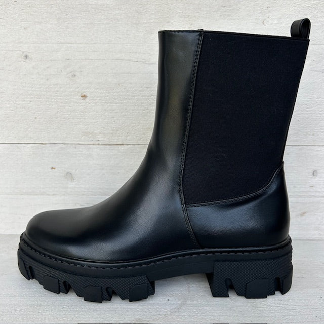 Tijdloze leatherlook boots zwart