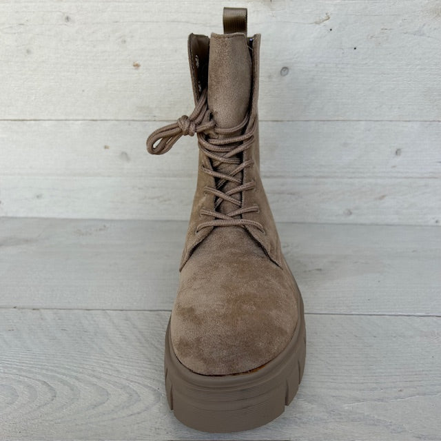 Subtiele suèdine veterboots khaki