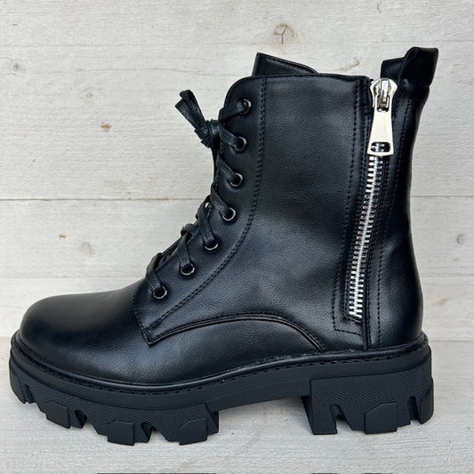 Leatherlook veterboots met sierrits zwart