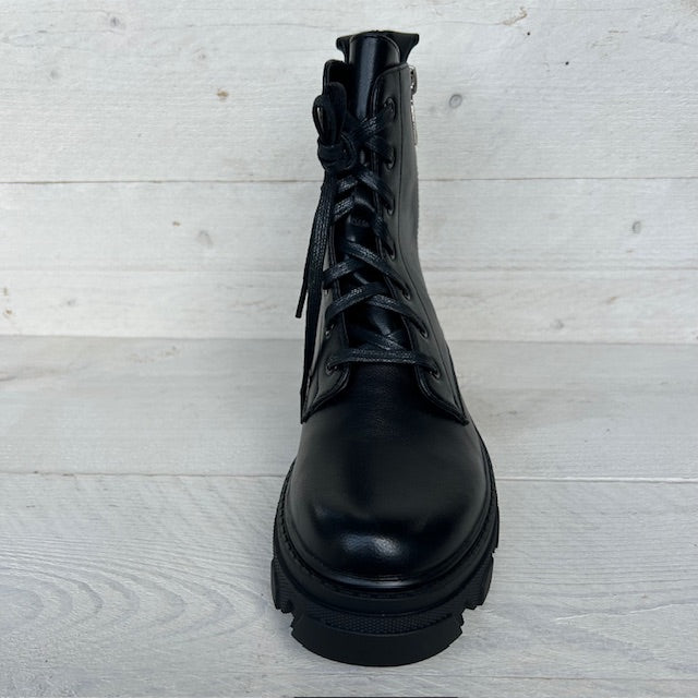 Leatherlook veterboots met sierrits zwart