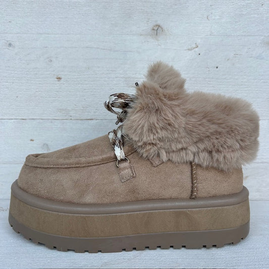 Furry uggie boots khaki