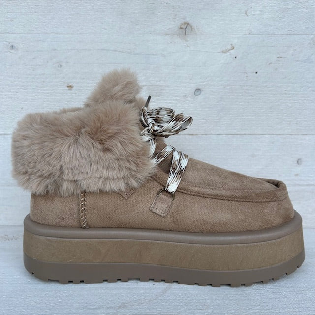 Furry uggie boots khaki