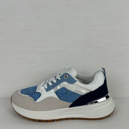 Leuke sneakers met open afwerking blauw