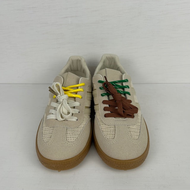 Retro sneakers met leuke veters beige