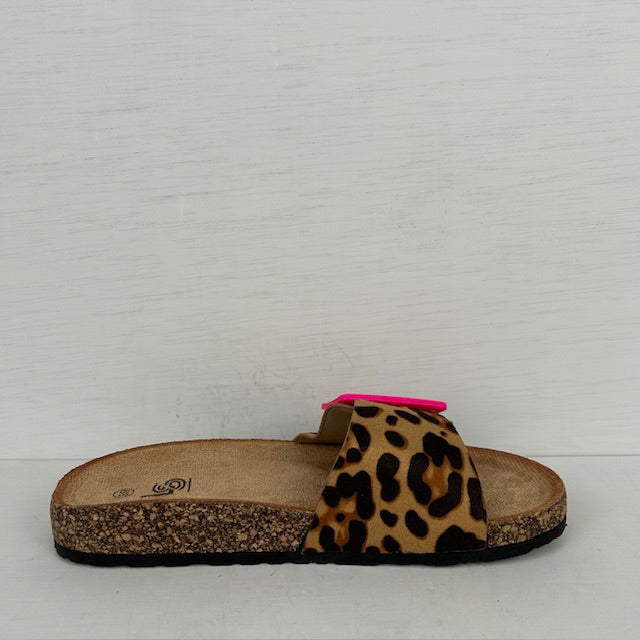 Leuke slippers met trendy look panter beige