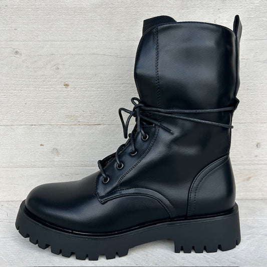 Stoere leatherlook veterboots zwart