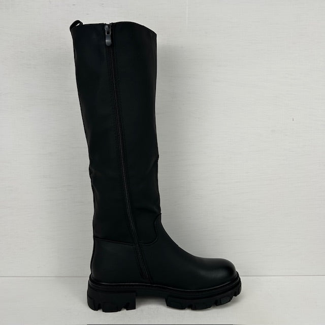 Hoge leatherlook laarzen met stoere zool zwart
