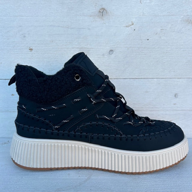 Hippe sneakers met ribbelzool zwart