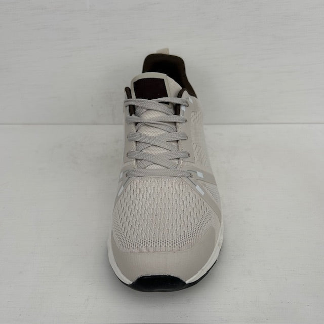 Sportieve sneakers met leuke zool beige