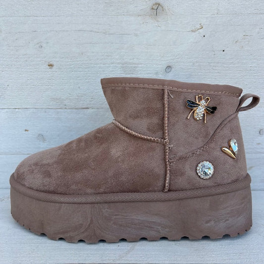 Uggies met studs khaki