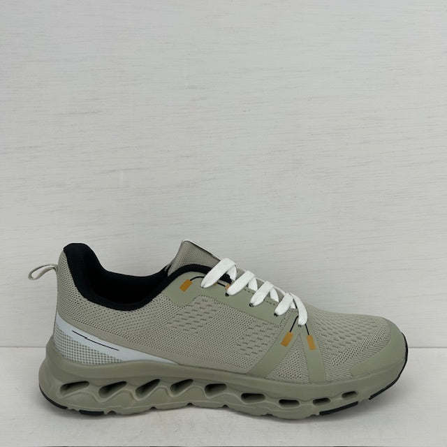 Sportieve sneakers met leuke zool groen