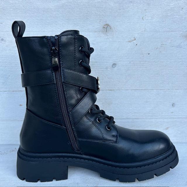 Veterboots met studs zwart