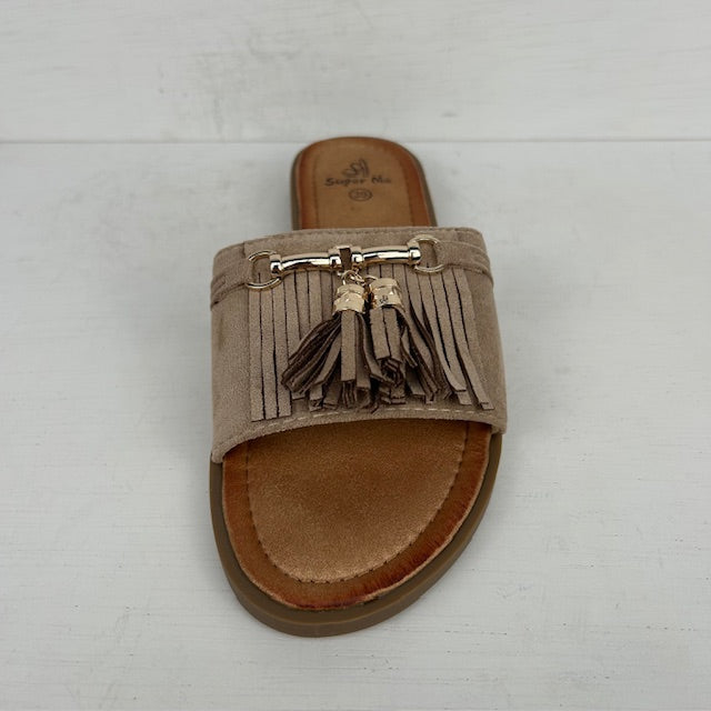 Leuke slippers met franjes khaki