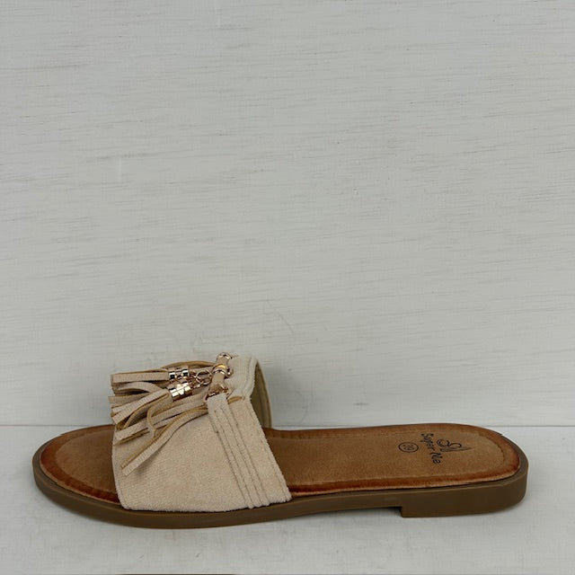 Leuke slippers met franjes beige