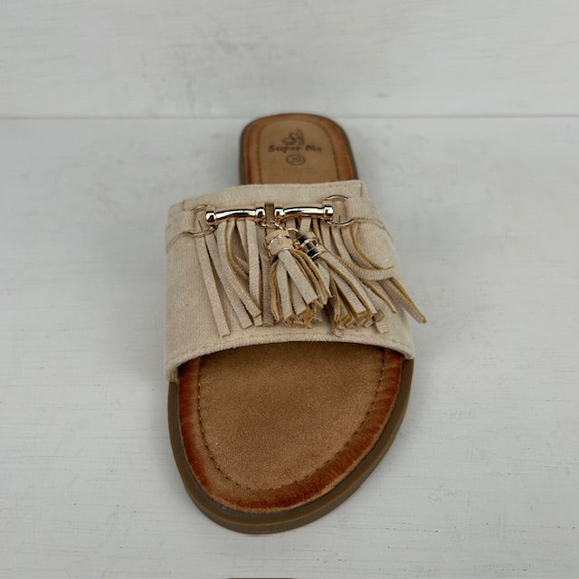 Leuke slippers met franjes beige